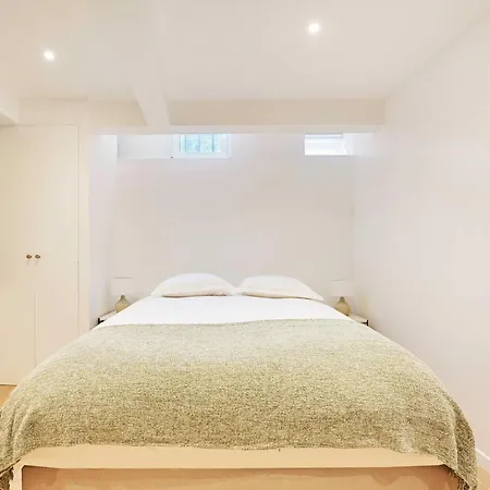 Elegant With Ac-2br-8p-trocadero Apartmán *