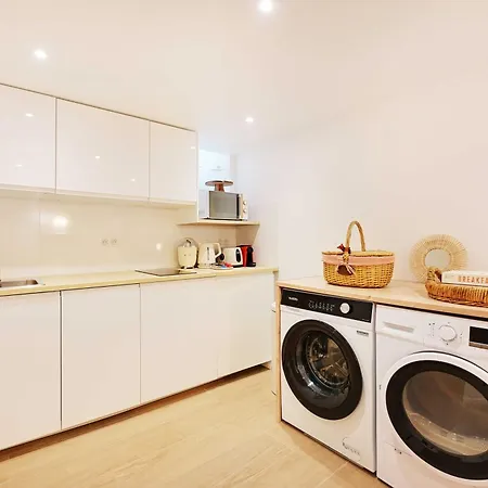 Elegant With Ac-2br-8p-trocadero
